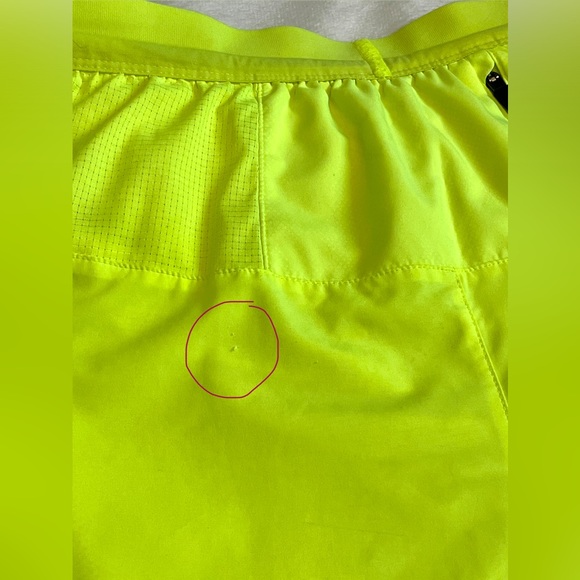 Nike Dri-Fit Women’s Fluorescent Yellow Running Shorts with Pockets Size Medium - Picture 15 of 16